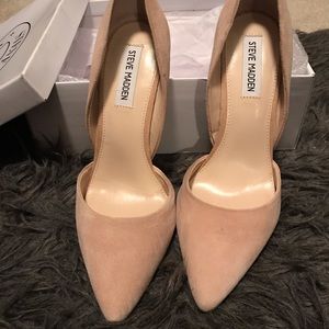 Steve Madden Nude Suede Pumps; sz 10M